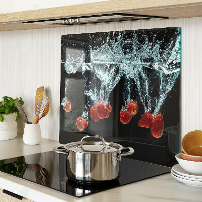 Glass chopping board Strawberries in water