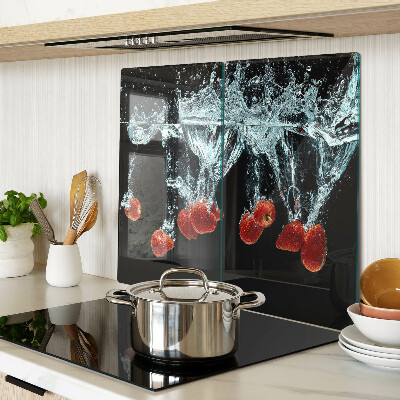 Glass chopping board Strawberries in water