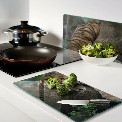 Glass chopping board Tiger on a tree trunk