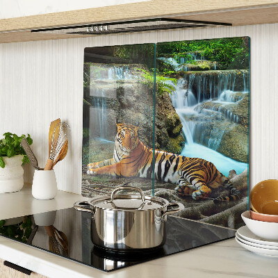 Glass kitchen board Tiger in its natural habitat