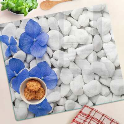 Glass chopping board Blue flowers on white stones