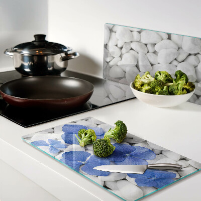 Glass chopping board Blue flowers on white stones
