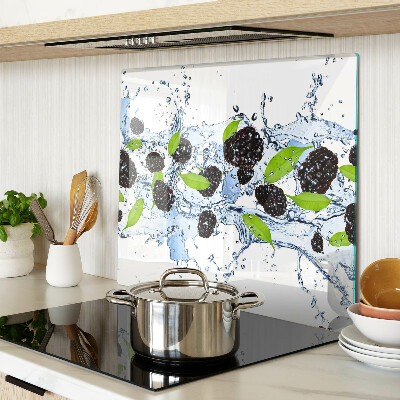 Glass chopping board Fruit in water