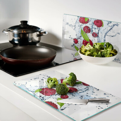 Glass chopping board Fruit in water