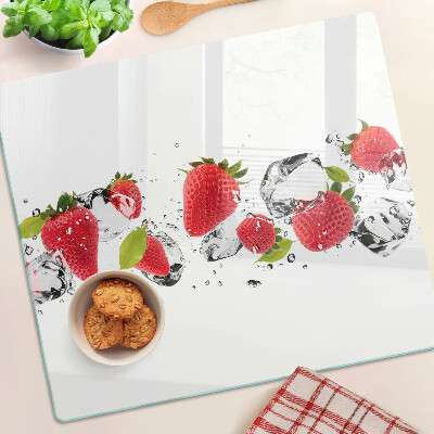 Glass chopping board Strawberries with ice