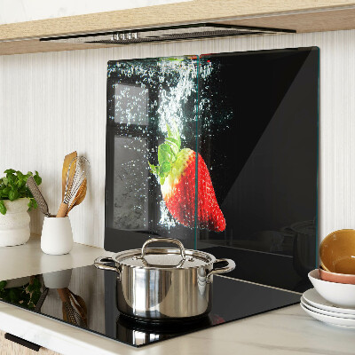 Glass chopping board Strawberry in water