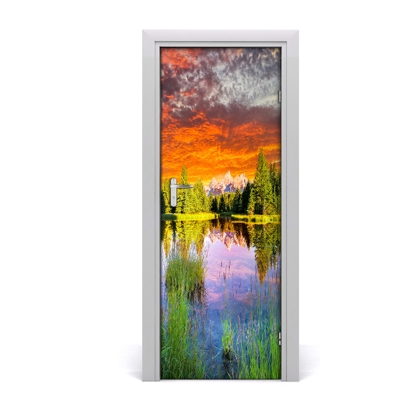 Door wallpaper Lake in the forest