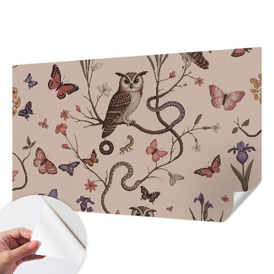 Self-adhesive photo wallpaper with an owl nature motif