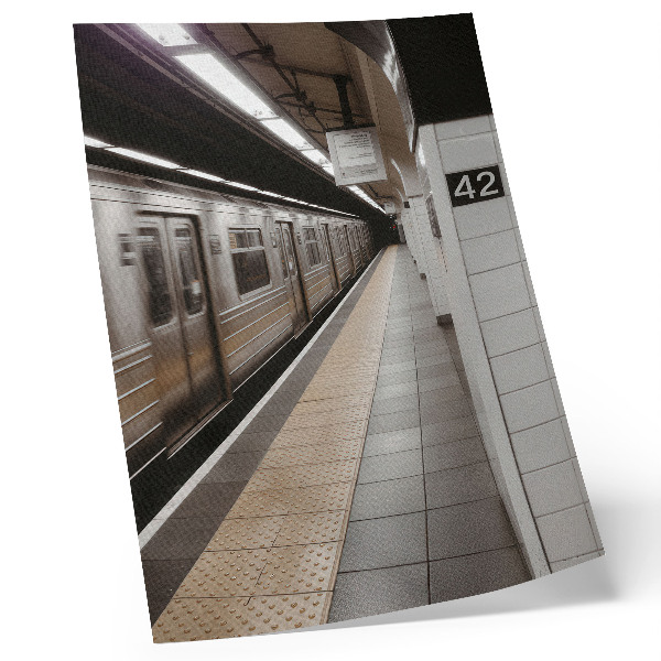 Poster Modern metro platform, dynamic architectural space