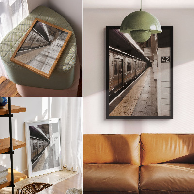 Poster Modern metro platform, dynamic architectural space