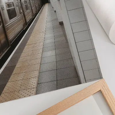 Poster modern metro platform in a dynamic architectural space
