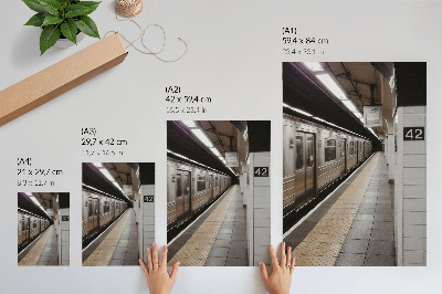 Poster Modern metro platform, dynamic architectural space