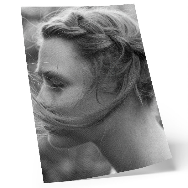 Poster Black and white portrait of emotions, subtlety, elegance
