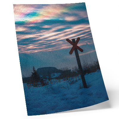 Poster Atmospheric winter landscape, colorful clouds, lonely sign