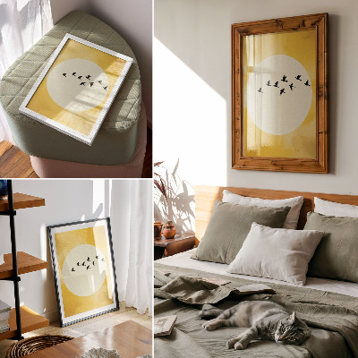 Poster Birds against a yellow circle background