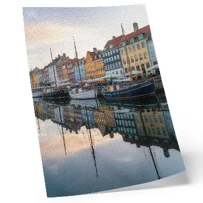 Poster colorful buildings reflected in water