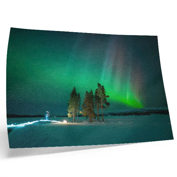 Northern Lights decorative canvas print featuring stunning colors and a peaceful atmosphere