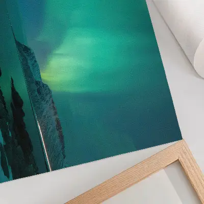 Photo canvas green aurora with shimmering lights over a calm surface