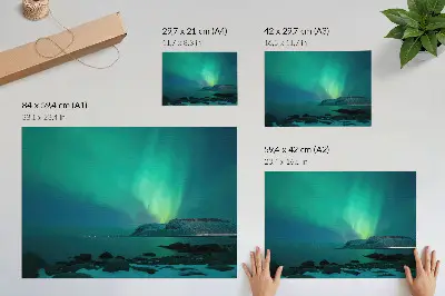 Photo canvas green aurora with shimmering lights over a calm surface