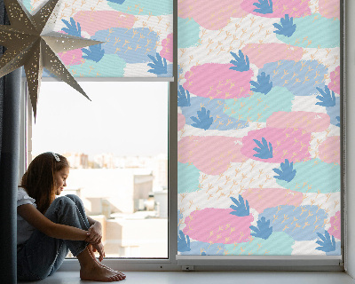 Roller blind for large window Traces on a colored background