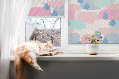 Roller blind for large window Traces on a colored background