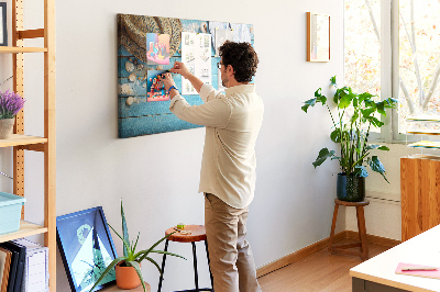 Memo cork board Hat and flip-flops