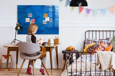 Magnetic dry erase board with bird feathers design
