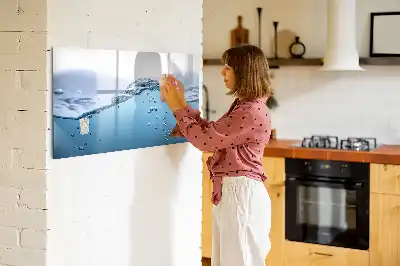 Magnetic marker board water detail