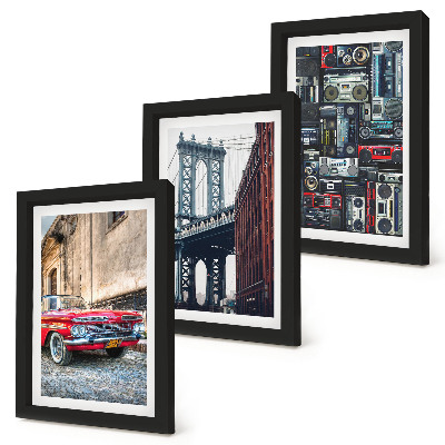 3-piece wall art set An old car on the street near the Brooklyn Bridge and retro audio equipment