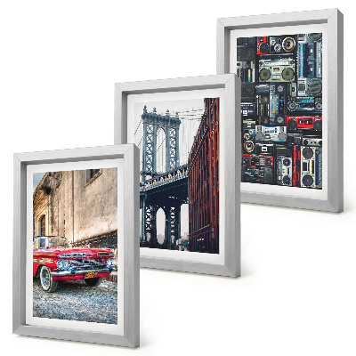 3-piece wall art set An old car on the street near the Brooklyn Bridge and retro audio equipment