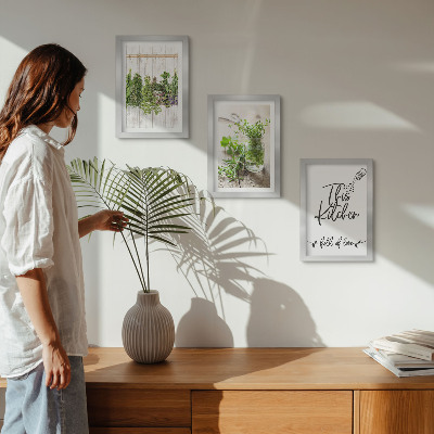 Framed triptych Kitchen motif with the inscription dried herbs