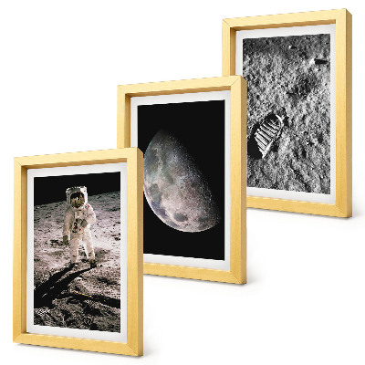 Photo frame wall Astronaut on the Moon Footprint Photo