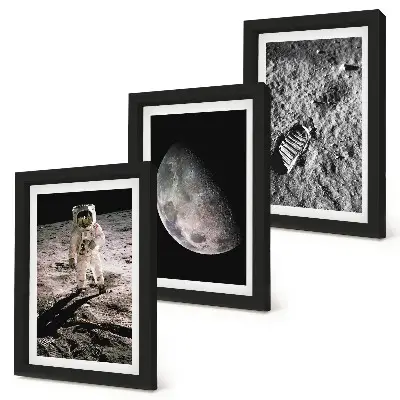 Photo frame wall featuring an astronaut on the moon footprint
