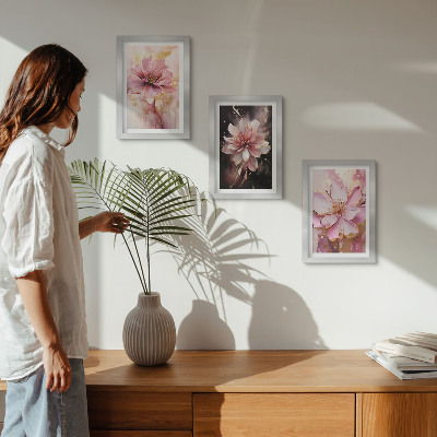 Framed triptych Floral compositions in shades of pink and white