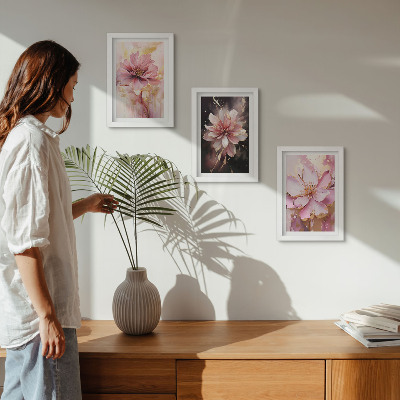 Framed triptych Floral compositions in shades of pink and white