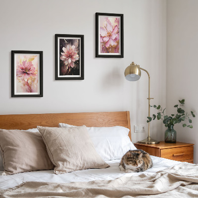 Framed triptych Floral compositions in shades of pink and white
