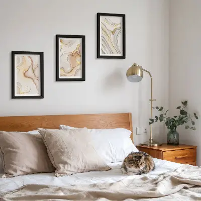 3-piece wall art set with linear abstract motifs