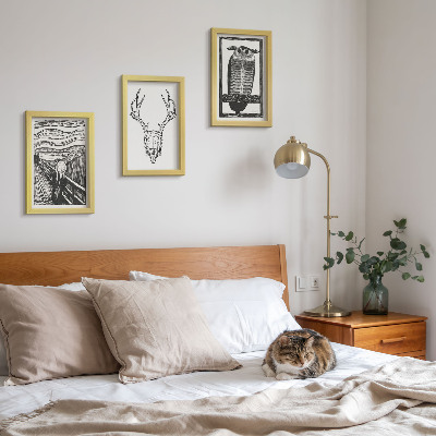 Photo frame wall Inspired by the Scream image with a skull and owl in a graphic style