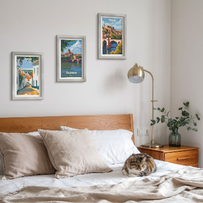 Framed triptych Retro-style graphics of famous cities