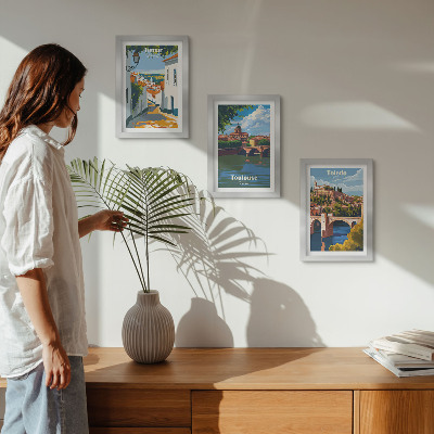 Framed triptych Retro-style graphics of famous cities