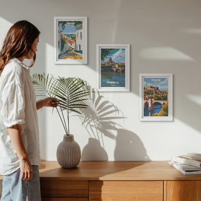 Framed triptych Retro-style graphics of famous cities