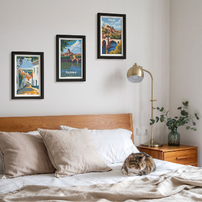 Framed triptych Retro-style graphics of famous cities