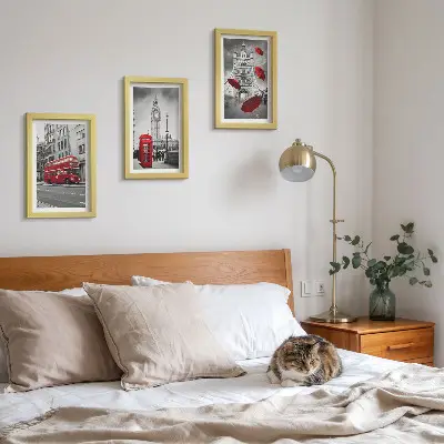 3-piece wall art set featuring London landmarks with red accents