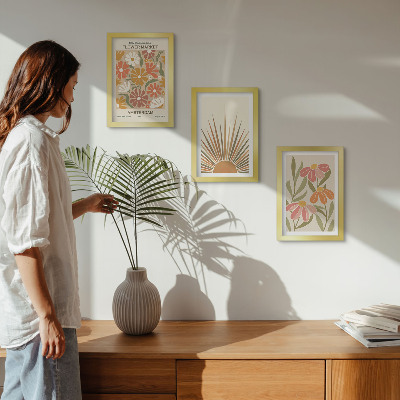Framed triptych Flowers in pastel colors with sun rays