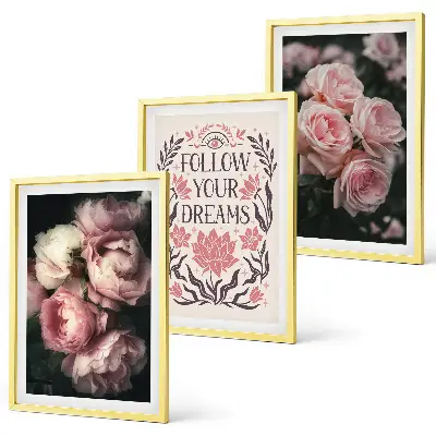 Wall art set with vintage roses and dreams inscription