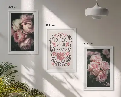 Wall art set with vintage roses and dreams inscription