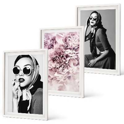 Wall art set Stylish portraits of women with flowers