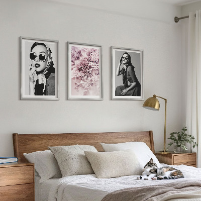 Wall art set Stylish portraits of women with flowers