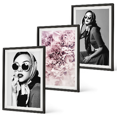Wall art set Stylish portraits of women with flowers
