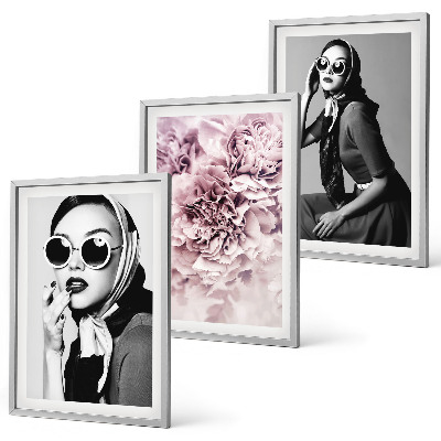 Wall art set Stylish portraits of women with flowers